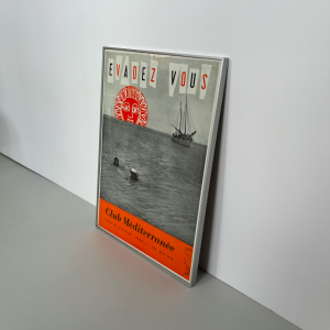 affiche ancienne club mediterrannee gris orange cadre aluminium nielsen sur mesure galerie decoration batignolles vintage poster brocante