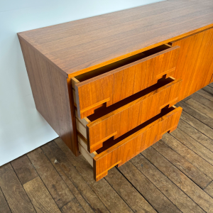 enfilade buffet meuble bas rangement en bois poignées encastrées annees60 batignolle