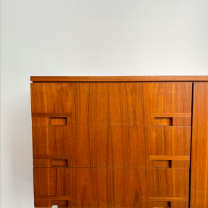 enfilade buffet meuble bas rangement en bois poignées encastrées annees60 hndlers detail
