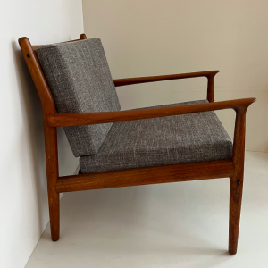 fauteuil scandinave en teck eriksen sieges batignolles decoration paris puces batignolles antiquaire