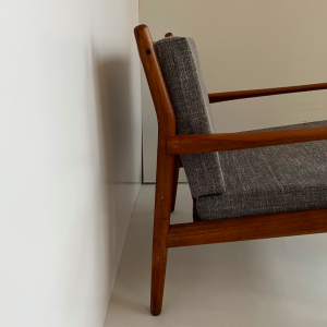 fauteuil scandinave en teck eriksen sieges batignolles decoration paris structure