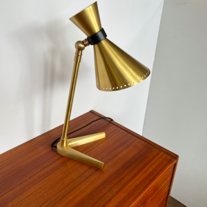lampe de bureau a poser doré abatjour diabolo pied gongdesign 3:4