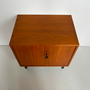 meuble rangement en teck a portes pied metal meuble tv