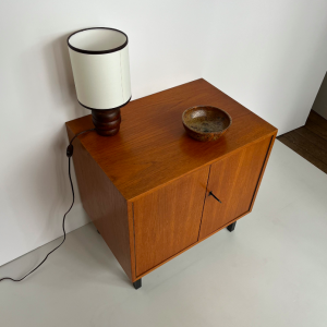 meuble rangement en teck a portes pied metal meuble tv midcentury galerie danoise paris 3:4