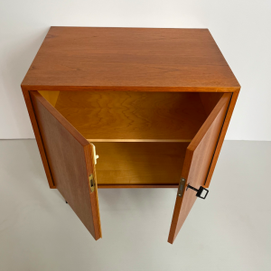 meuble rangement en teck a portes pied metal meuble tv midcentury galerie danoise paris batignolles