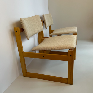 paire de chauffeuses fauteuils vintage michel mortier french design antiquaire paris puces tissu clair chiné bois clair
