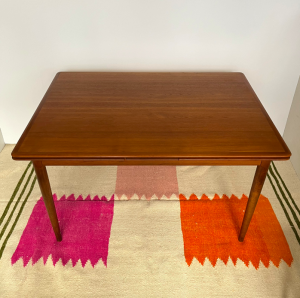 table manger danoise teck scandinave skovmand and andersen danmark paris mobilier shop antique batignolles tapis zanafi marocain rose orange beige archi