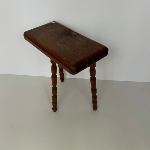 tabouret brutaliste ancien bois massif wabi sabi