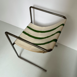 chaise design acier metal tubulaire toile de coton rayé écru vert avrandinis aline chemla paris decoration galerie art batignolles lannexe
