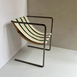 chaise design acier metal tubulaire toile de coton rayé écru vert avrandinis aline chemla paris decoration galerie art batignolles paris lannexe rue nollet 3:4