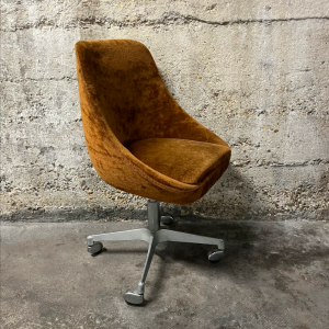 fauteuil de bureau a roulettes annees1970 velours camel marron profil