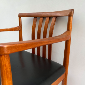 fauteuil de bureau en teck et skai noir vintage westnova furniture norway chaise barrau dossier boutique scandinave paris meuble danish