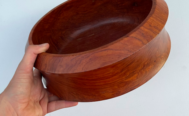 Saladier en bois massif – 75 €