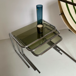 table gigogne annees70 verre fumé métal chrome inox tubulaire vintage boutique paris 3:4