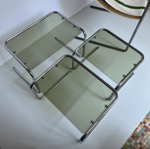 table gigogne annees70 verre fumé métal chrome inox tubulaire vintage boutique paris dessus