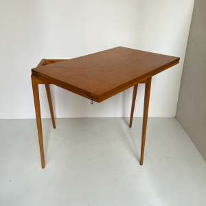 table portefeuille annees 1950 french midcentury design pieds compas bois clair