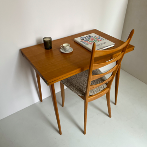 table portefeuille annees 1950 french midcentury design pieds compas bois clair assiettes couleurs table à manger extensible petite frenchvintage desk
