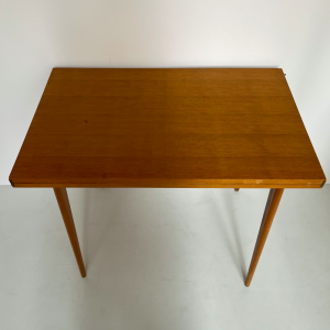 table portefeuille annees 1950 french midcentury design pieds compas bois clair assiettes couleurs table à manger extensible simple