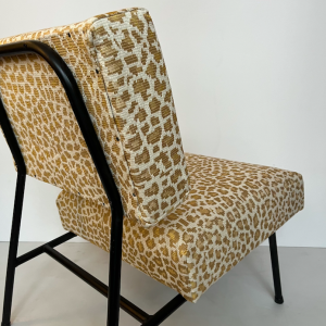 chauffeuse airborne pierre guariche metal tubulaire tissu leopard irisé tapisserie sieges batignolles paris detail
