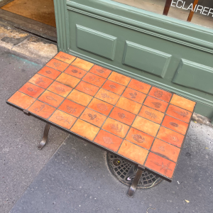 table basse ancienne vintage ceramique et metal fer forgé et carreaux de ceramique gres grand feu style roger capron paris antiquaire