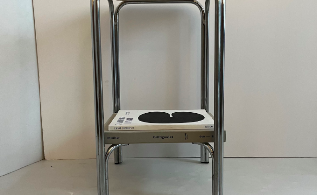 Sellette années 1970 verre fumé métal chromé tubulaire – 110 €