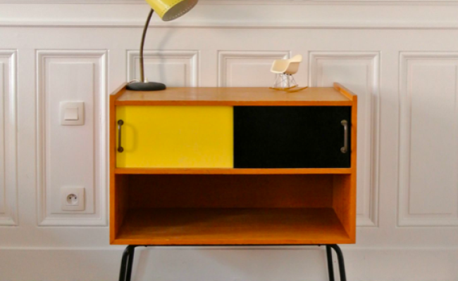 Meuble de rangement , France, 1950 – L74 x P37 x H71 cm – 480 €