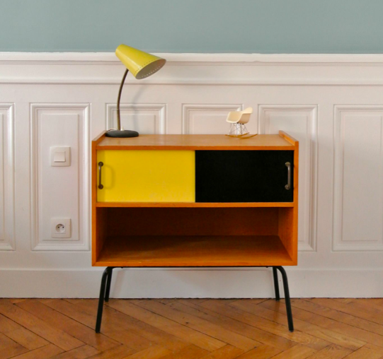 Meuble de rangement , France, 1950 – L74 x P37 x H71 cm – 480 €