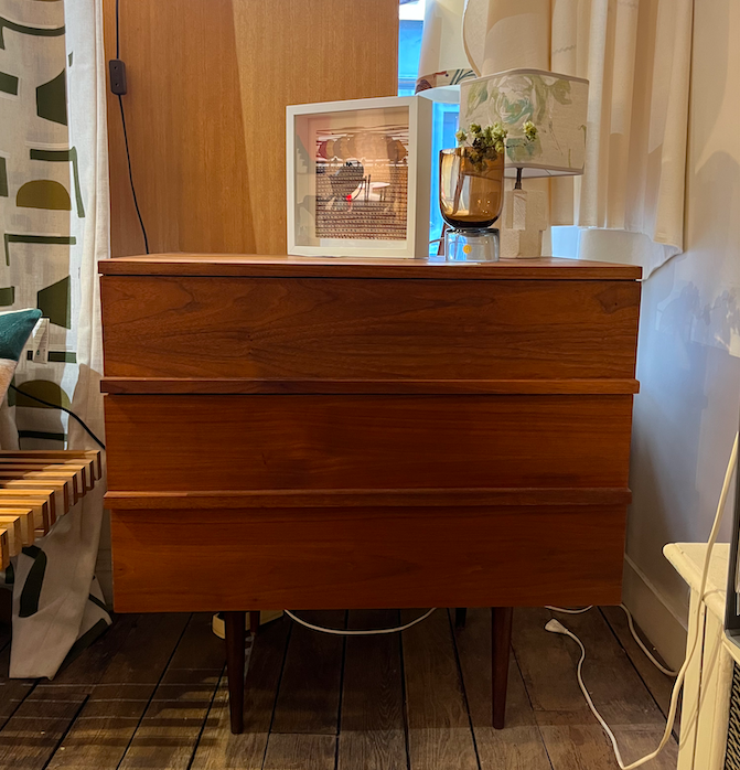 Commodes 3 tiroirs années 1960 – L76 x P46 x H77 (12) cm – 480 €