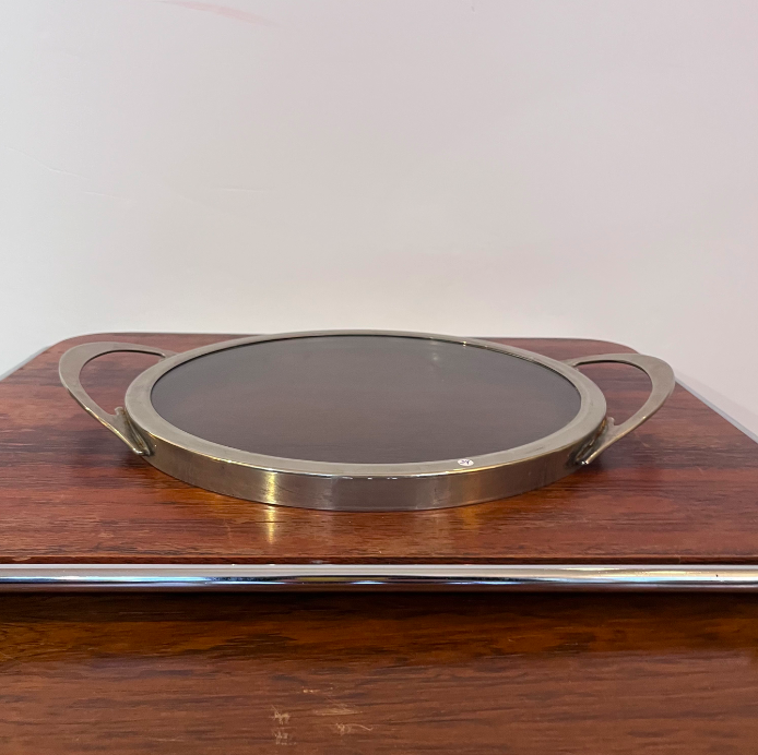 Plateau verre et métal argenté – D 31 cm – 39 €
