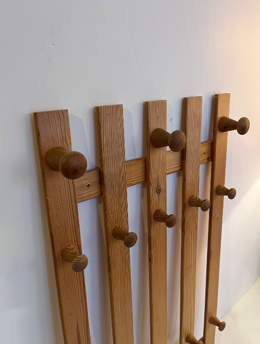 Porte-manteaux / Vestiaire en pin massif – 220 €