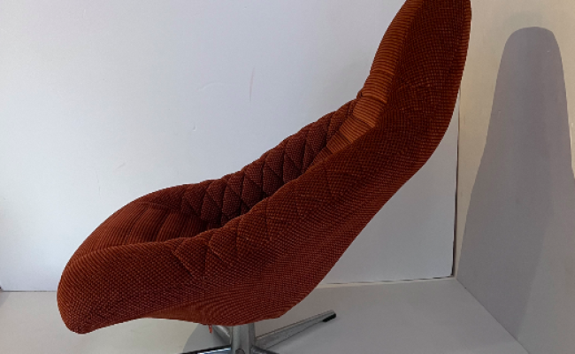 Fauteuil bacquet années 1970 – L 63 x P 80 x H 90 (Hauteur assise 30 cm) – 600 €