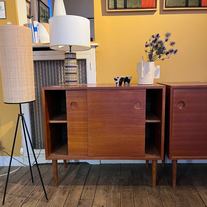 Meuble buffet portes coulissantes en teck – L90xP48xH81cm – 480 € soldé 460 €