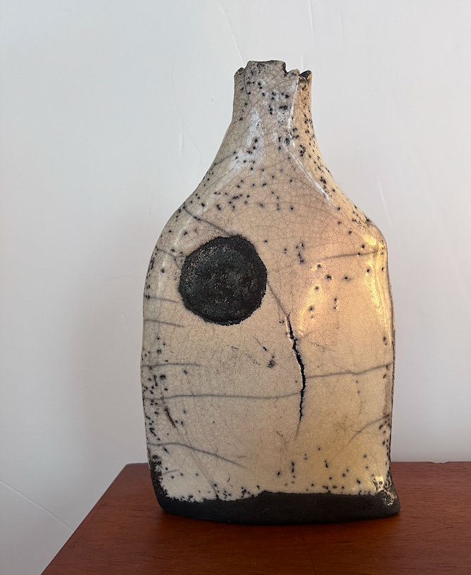Flacon vase en raku Agnès Beurel – 145 €
