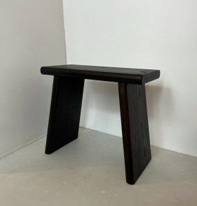 tabouret banc chene bois massif foncé fait main en france mobilier paris17 wabi sabi japon