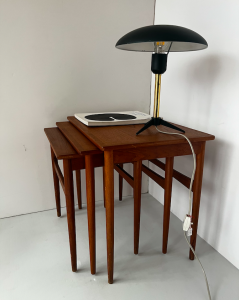 tables gigogne danoise teck annees60 midcentury coffee table teak galerie danoise louis kalff lamp