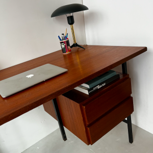 bureau vintage moderniste bois et metal tiroir renovation bois paris louis kalff philips luminaire