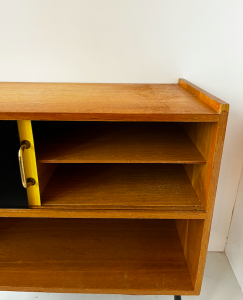 meuble buffet annees50 portes jaune noir pieds metal bois clair brocante paris17eme la boutique de caroline rangement