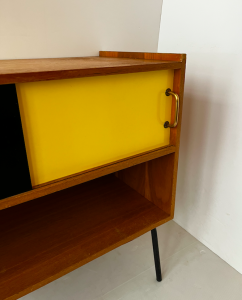 meuble buffet annees50 portes jaune noir pieds metal bois clair brocante paris17eme la boutique de caroline yellow furniture