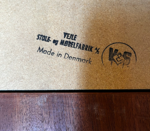 table henning kjaernulf teck danoise galerie scandinave paris stole mobelfabrik estampille rue nollet batignolles