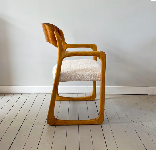 Chaise Baumann avec accoudoirs – à venir tissu velours vert