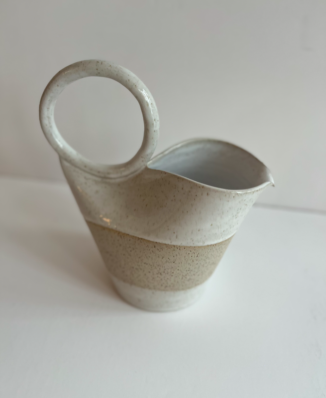 Carafe réalisé à la main (pièce unique) en céramique Capucine Valentin – 130 €