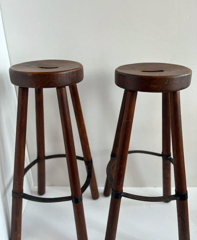 Tabourets brutaliste vendu en paire – D27 x H80 cm – 380 €