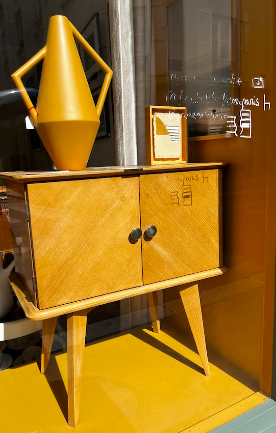 Meuble d&rsquo;appoint / Table de chevet –