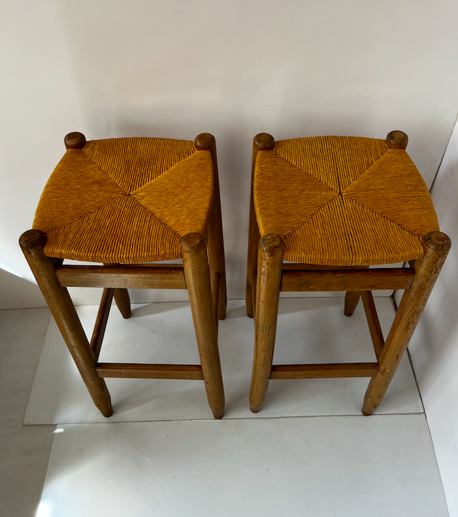 Paire de tabourets bois et paille vintage – 90 € l&rsquo;un