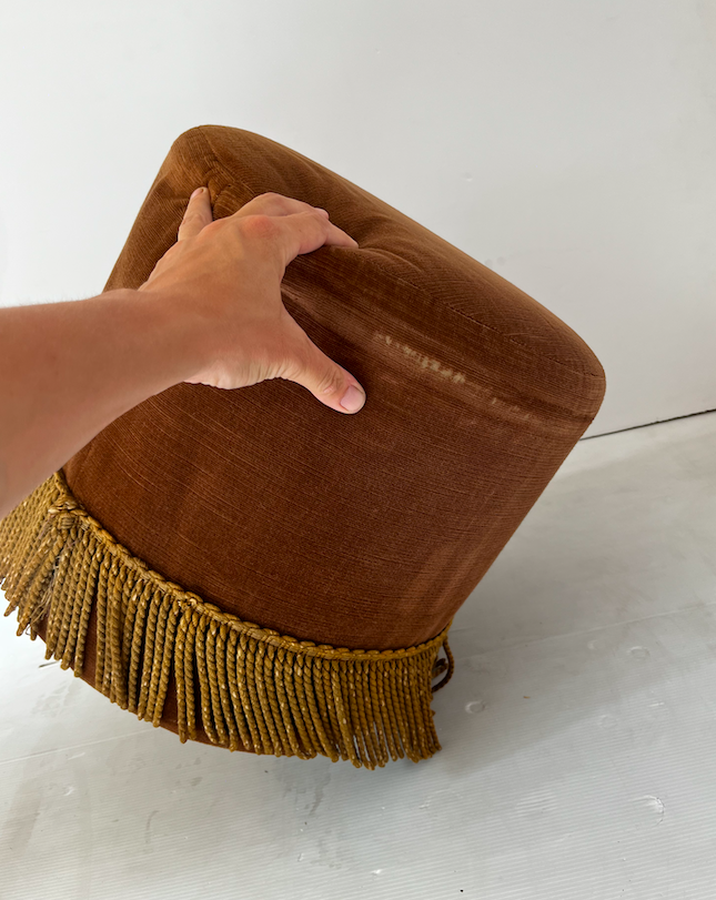 Pouf vintage velours – 80 €