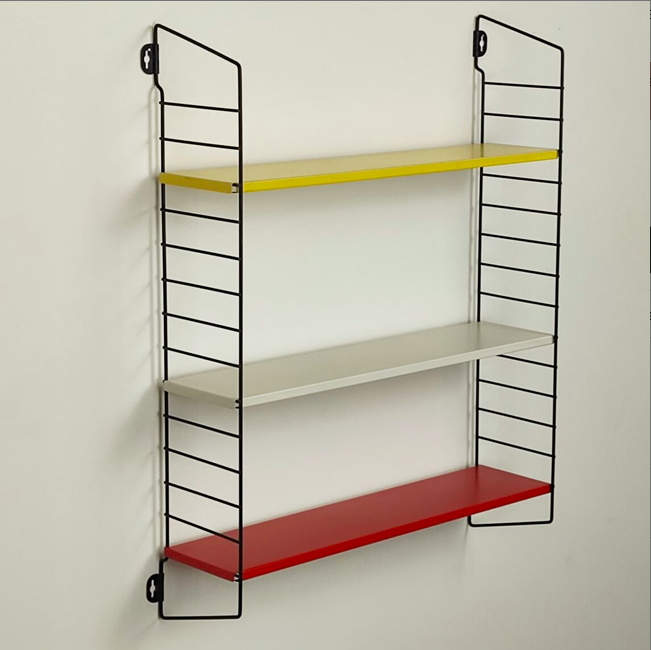 Petite étagère tomado en métal rouge jaune gris – 160 €