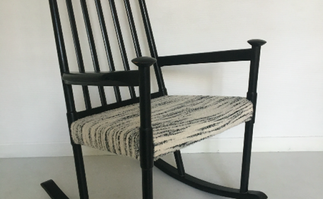 Fauteuil à bascule années 60 – L67 x P50 x H112 cm – 750 € soldé 629 €