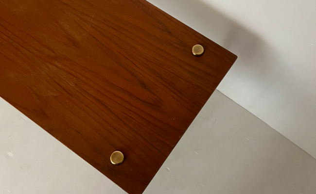 Table basse en bois et métal – L 70 x P 38 x H 42 cm – 220 € soldé 189 €