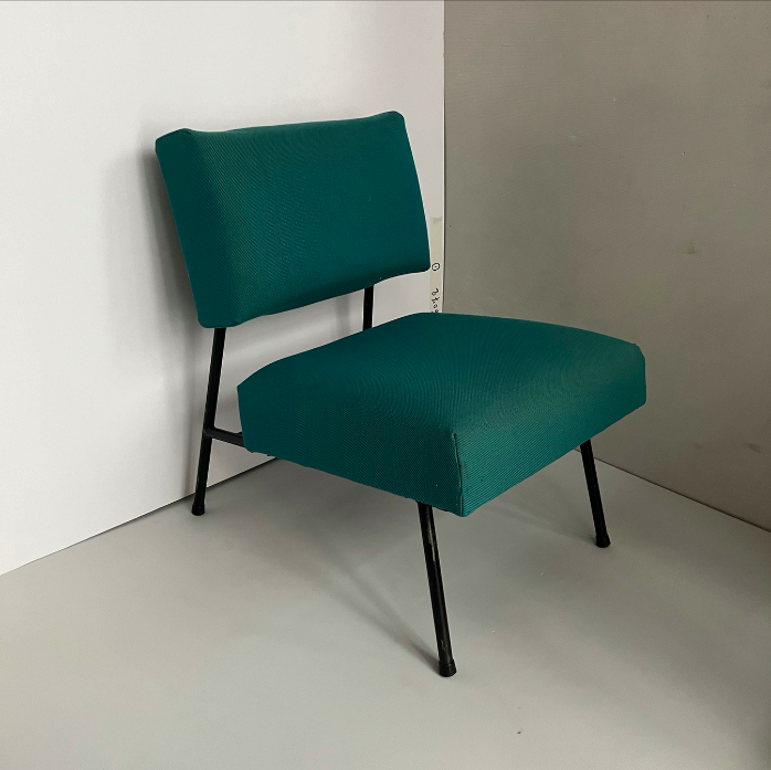 Chauffeuse Airborne att. Pierre Guariche – L41 x P67 x H72 cm – 350 €