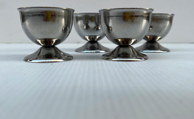 Coquetier vintage inox – 15 €